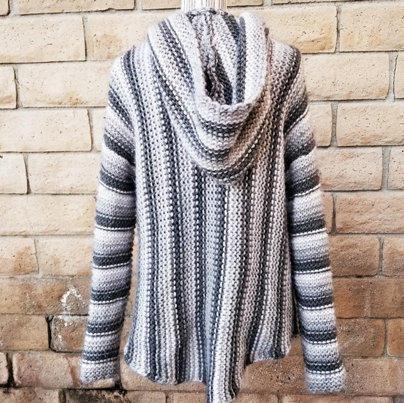 3/$25 Lovestitch Cable Sweater Hoodie Grey Sz M/L - Picture 5 of 9